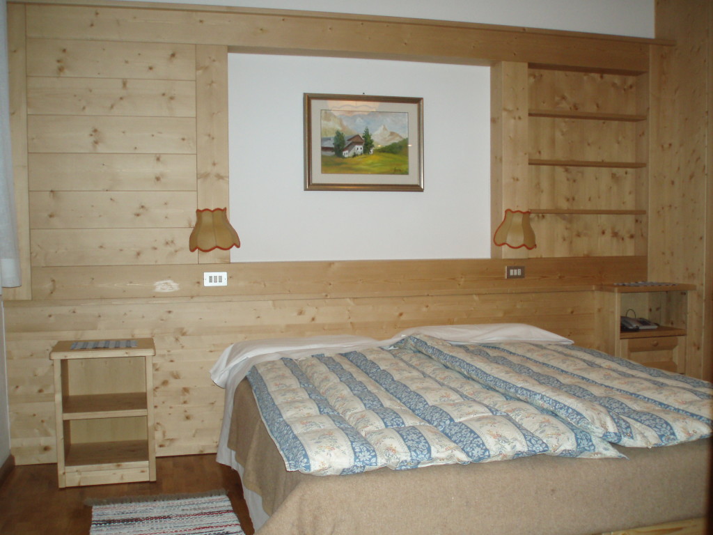 camere da letto matrimoniali in legno stile montano